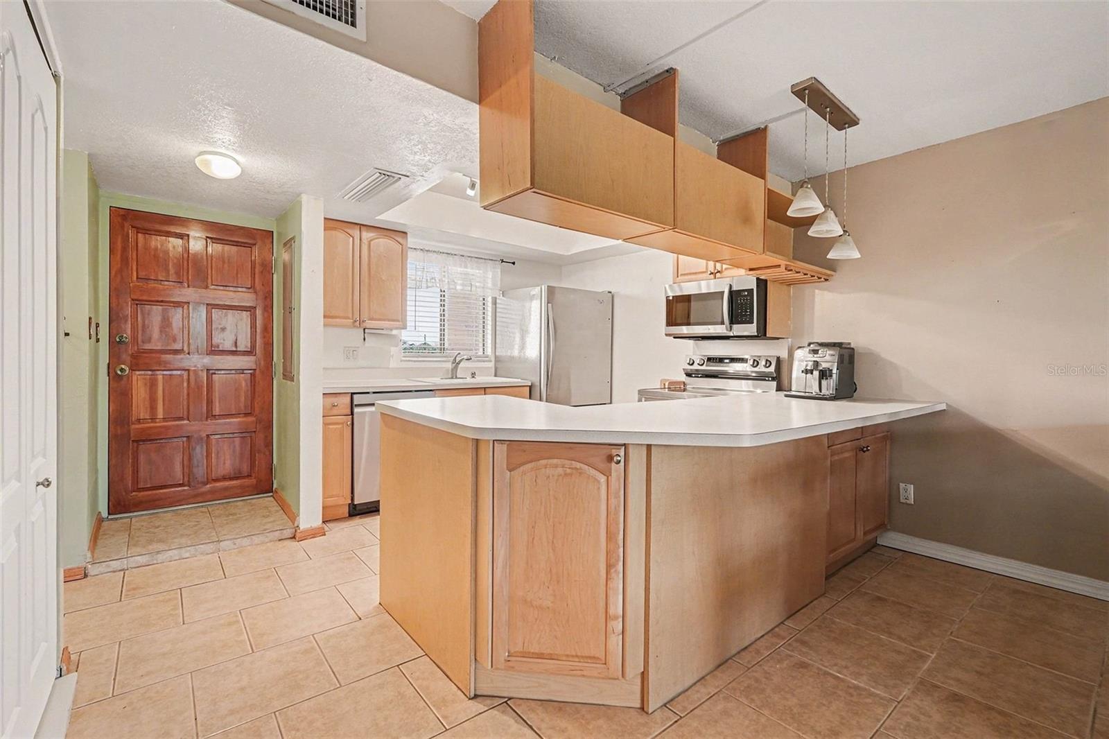 303 Tarpon Pt Property Photo 8
