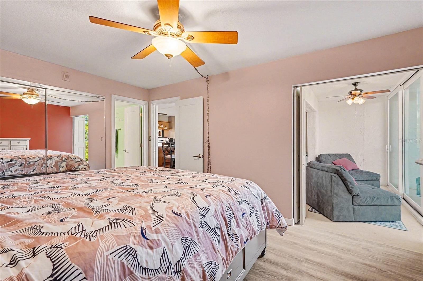 303 Tarpon Pt Property Photo 10