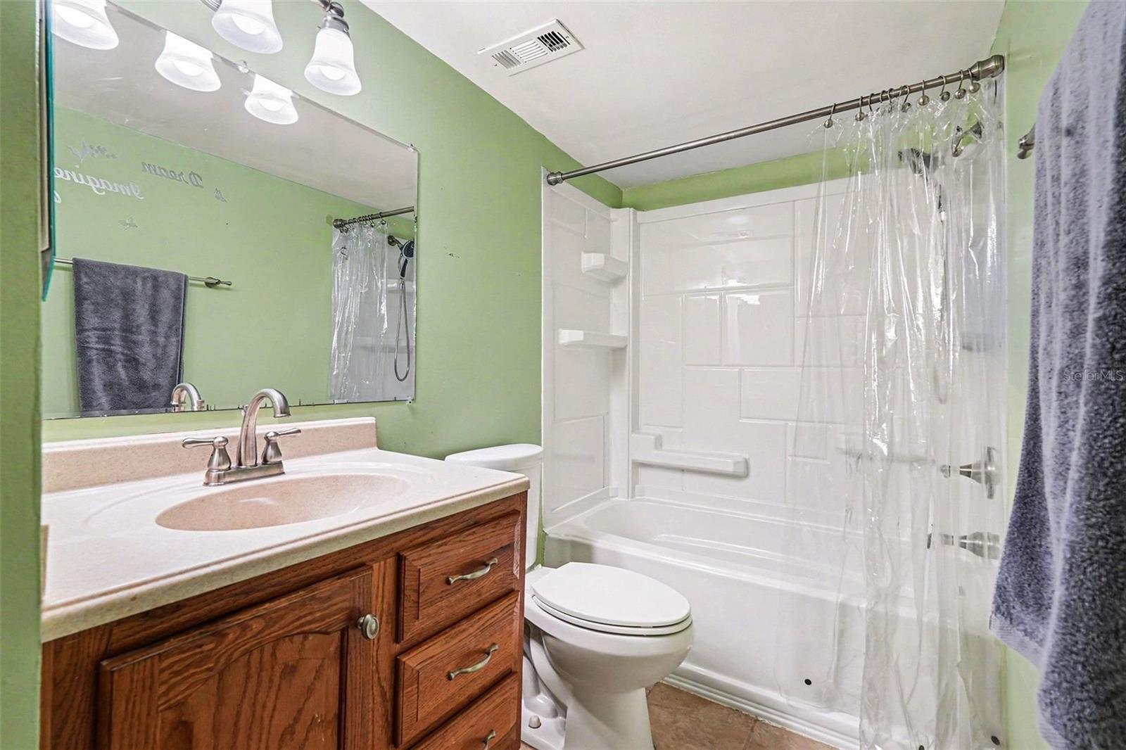 303 Tarpon Pt Property Photo 13