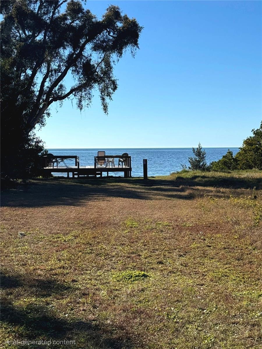 303 Tarpon Pt Property Photo 16