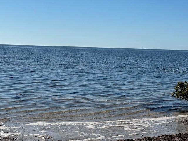 303 Tarpon Pt Property Photo 18