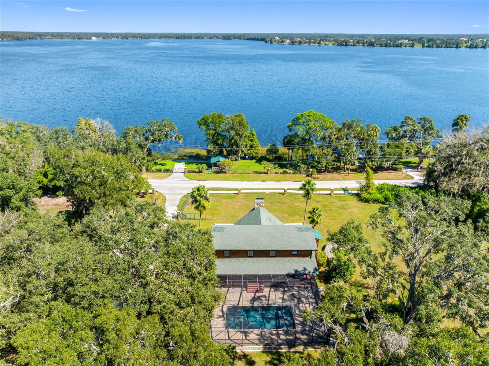 11401 Thonotosassa Rd Property Photo 1