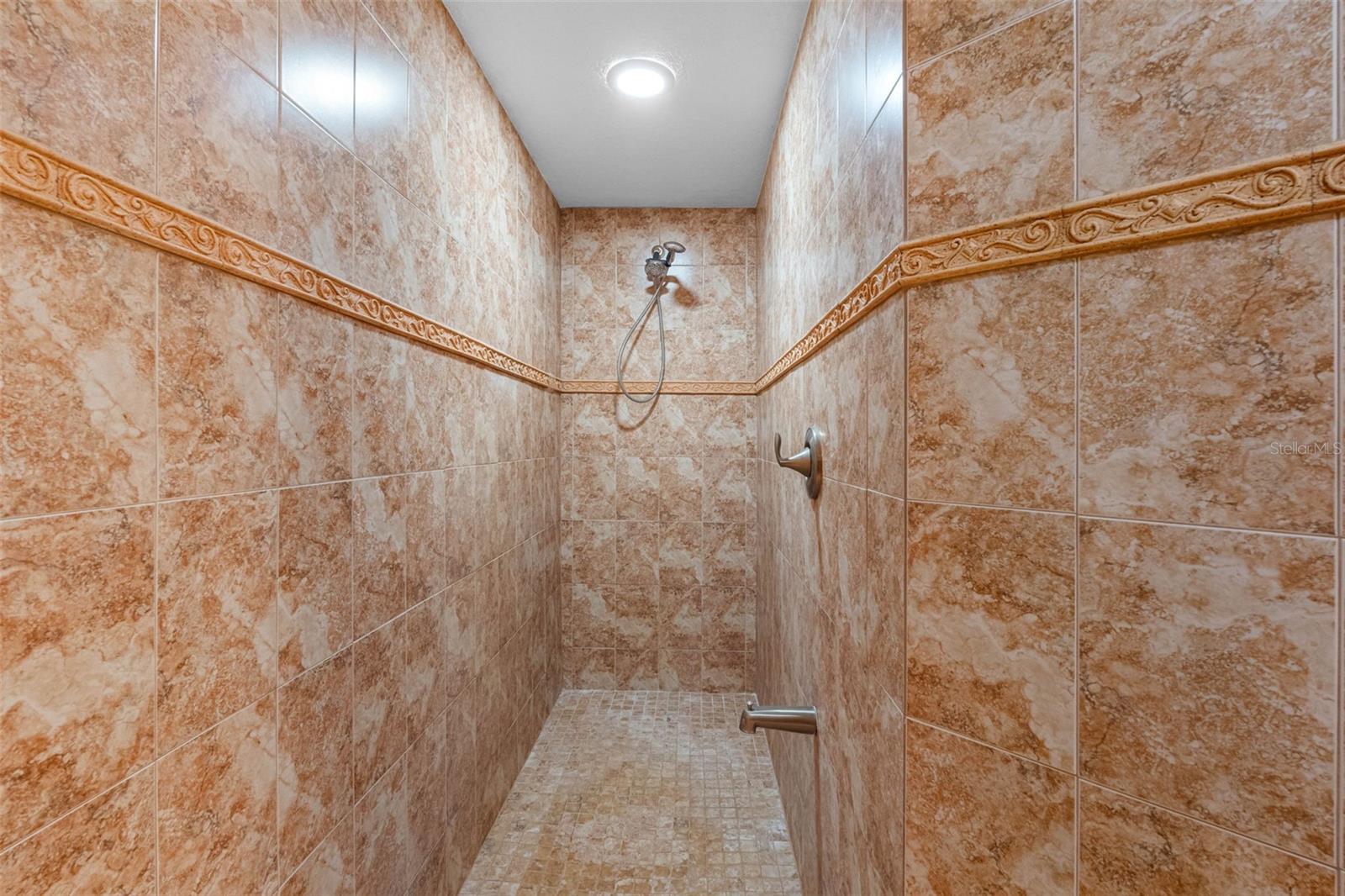 11401 Thonotosassa Rd Property Photo 46