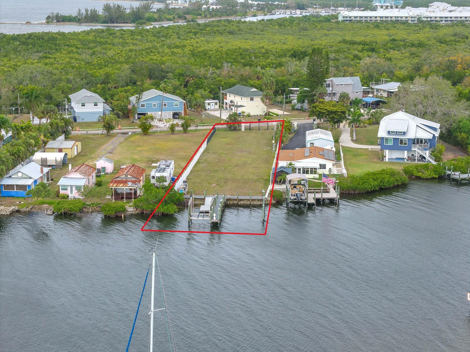 3304 W Shell Point Rd Property Photo 3