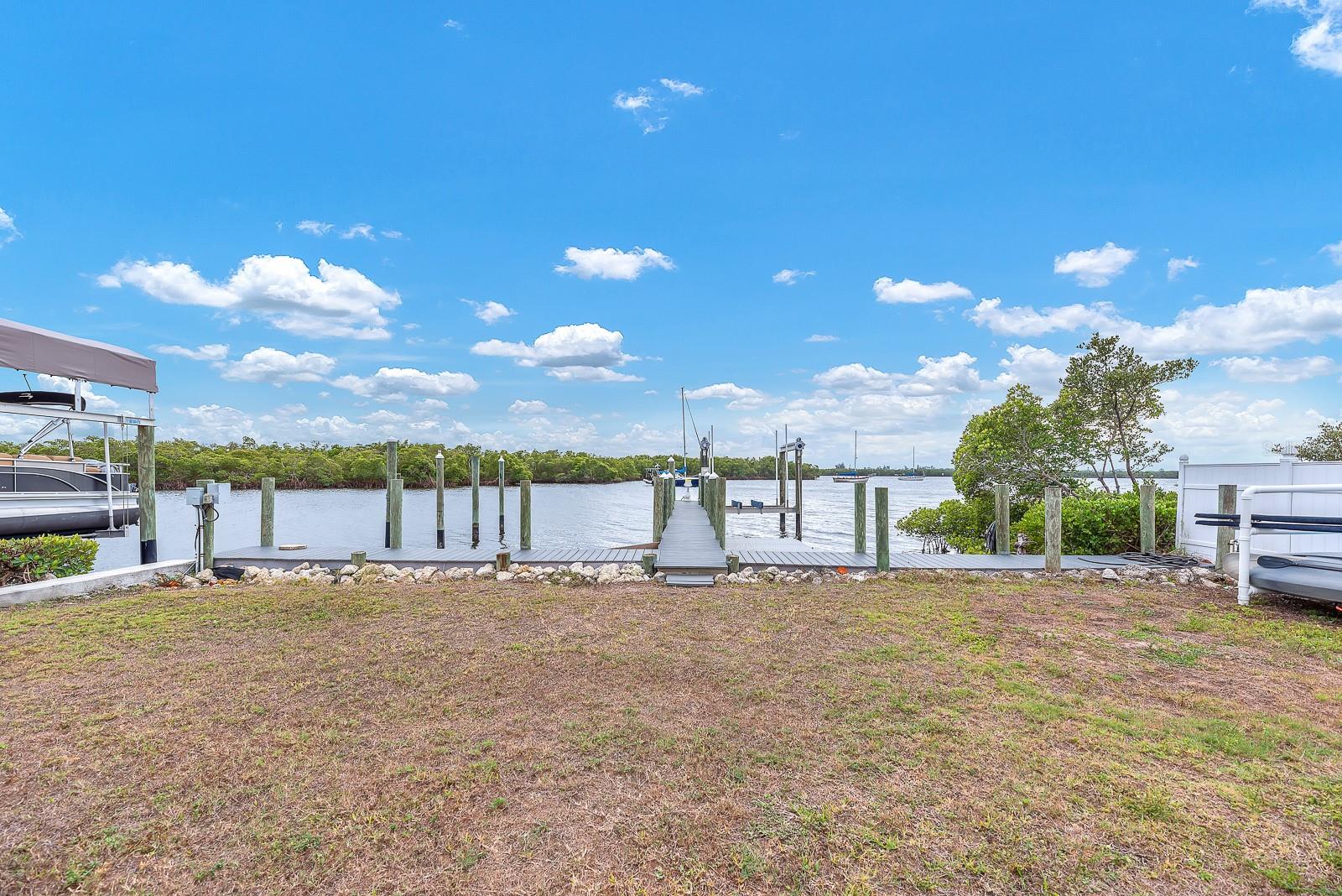 3304 W Shell Point Rd Property Photo 8