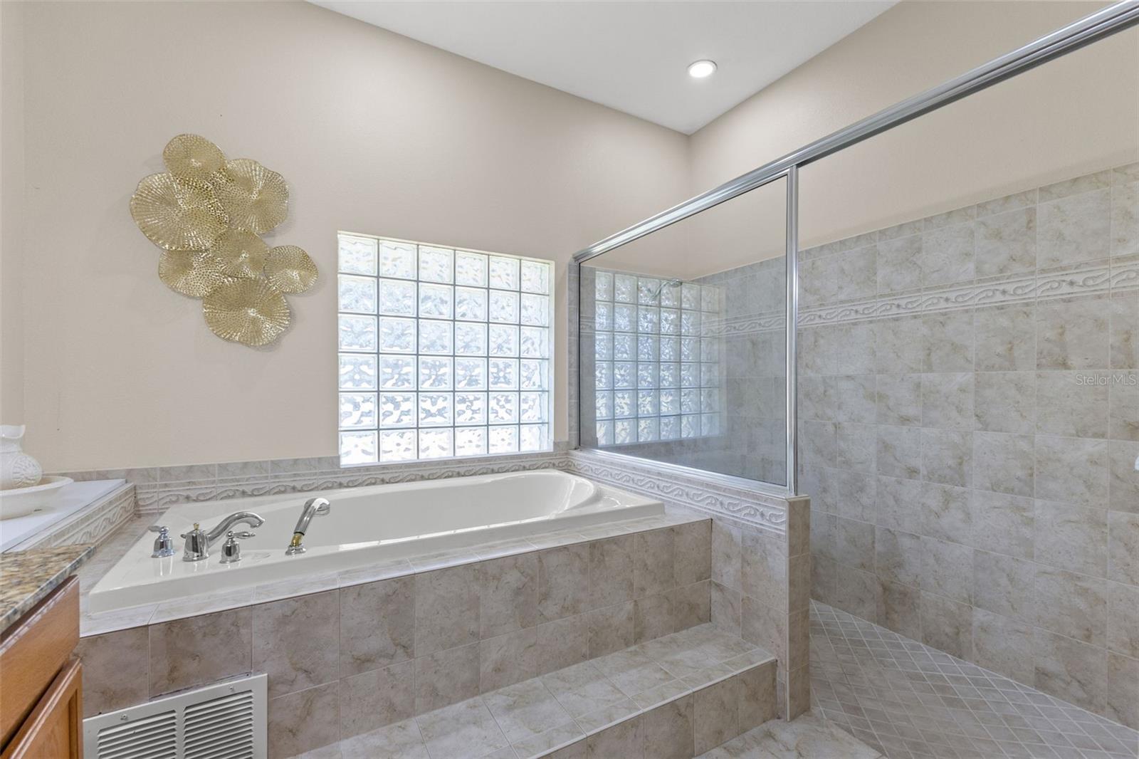 14071 Linden Dr Property Photo 32