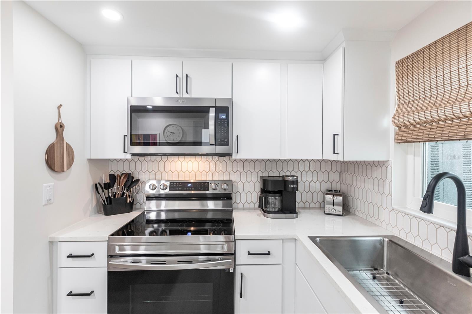 6154 Midnight Pass Rd #b18 Property Photo 8