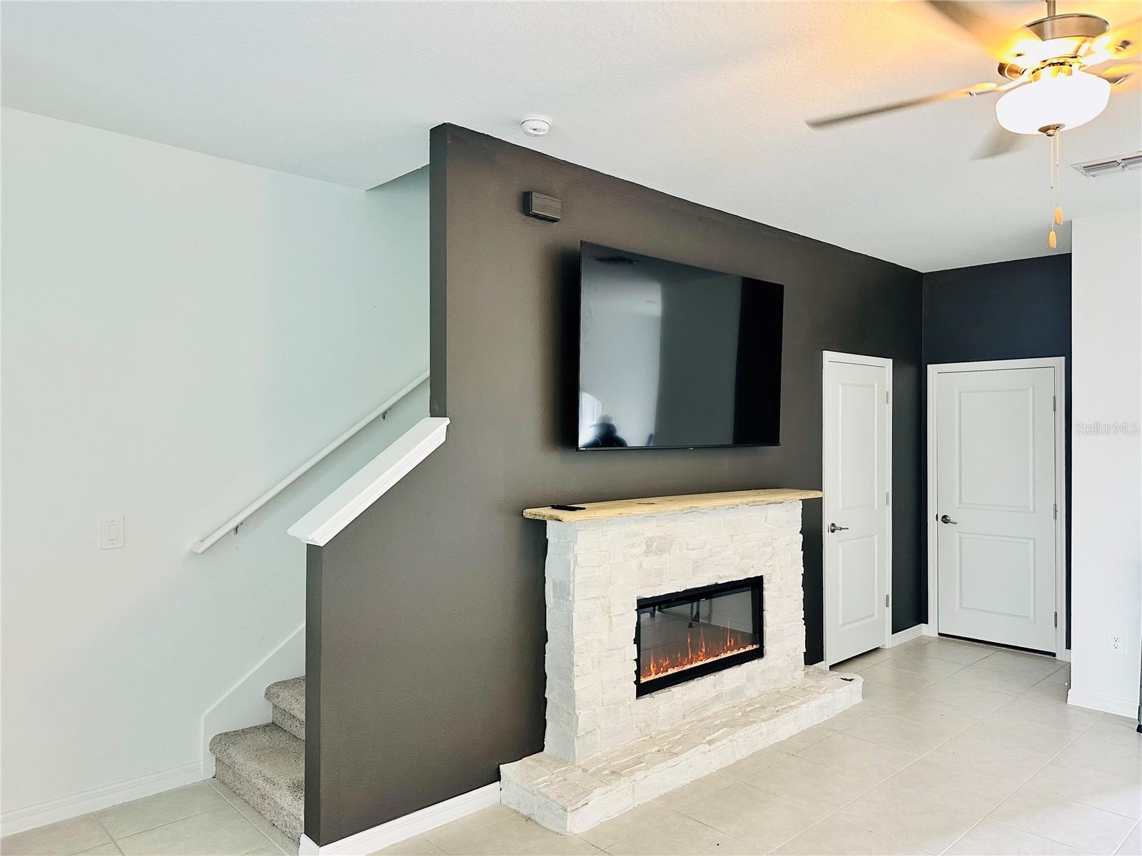 8271 CORNER PINE WAY Property Photo 1