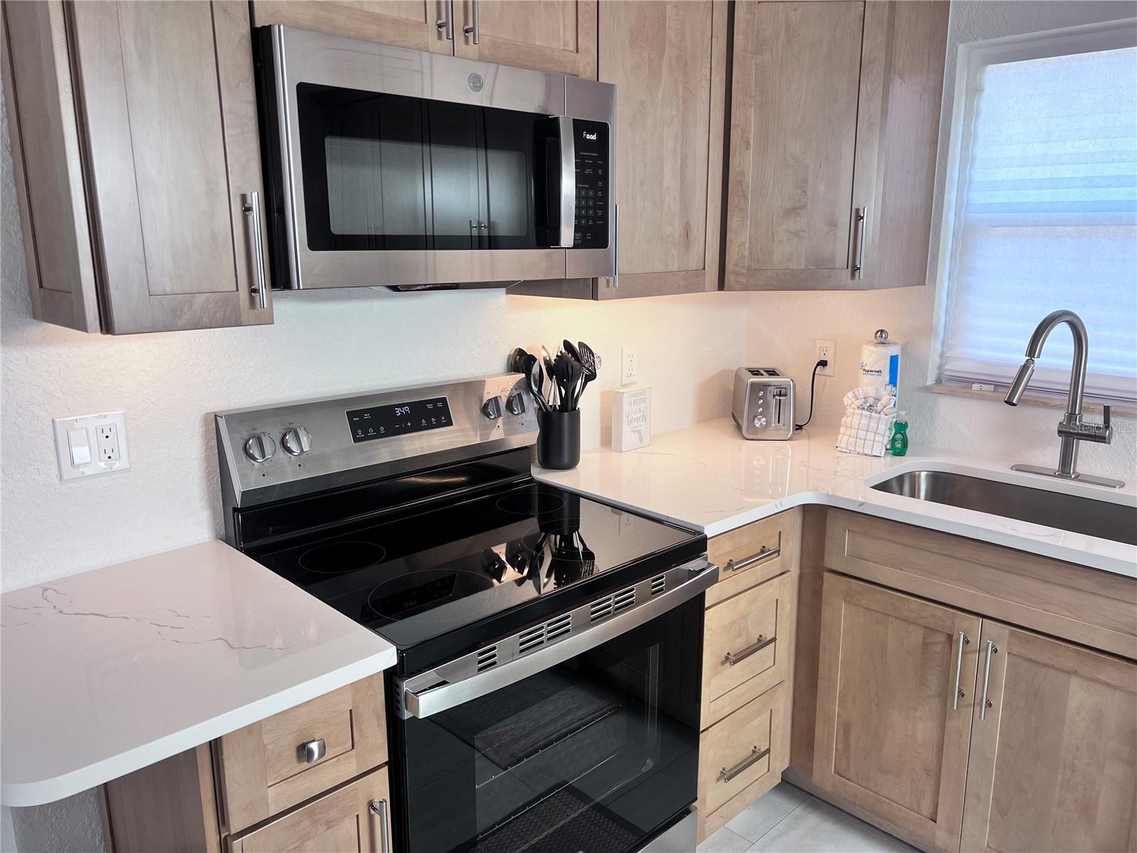 6154 Midnight Pass Rd #b06 Property Photo 4