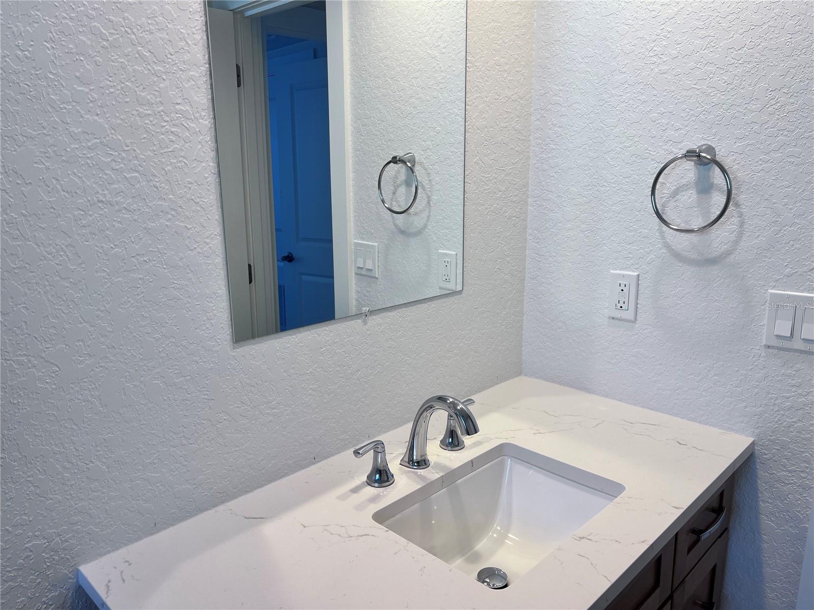 6154 Midnight Pass Rd #b06 Property Photo 13