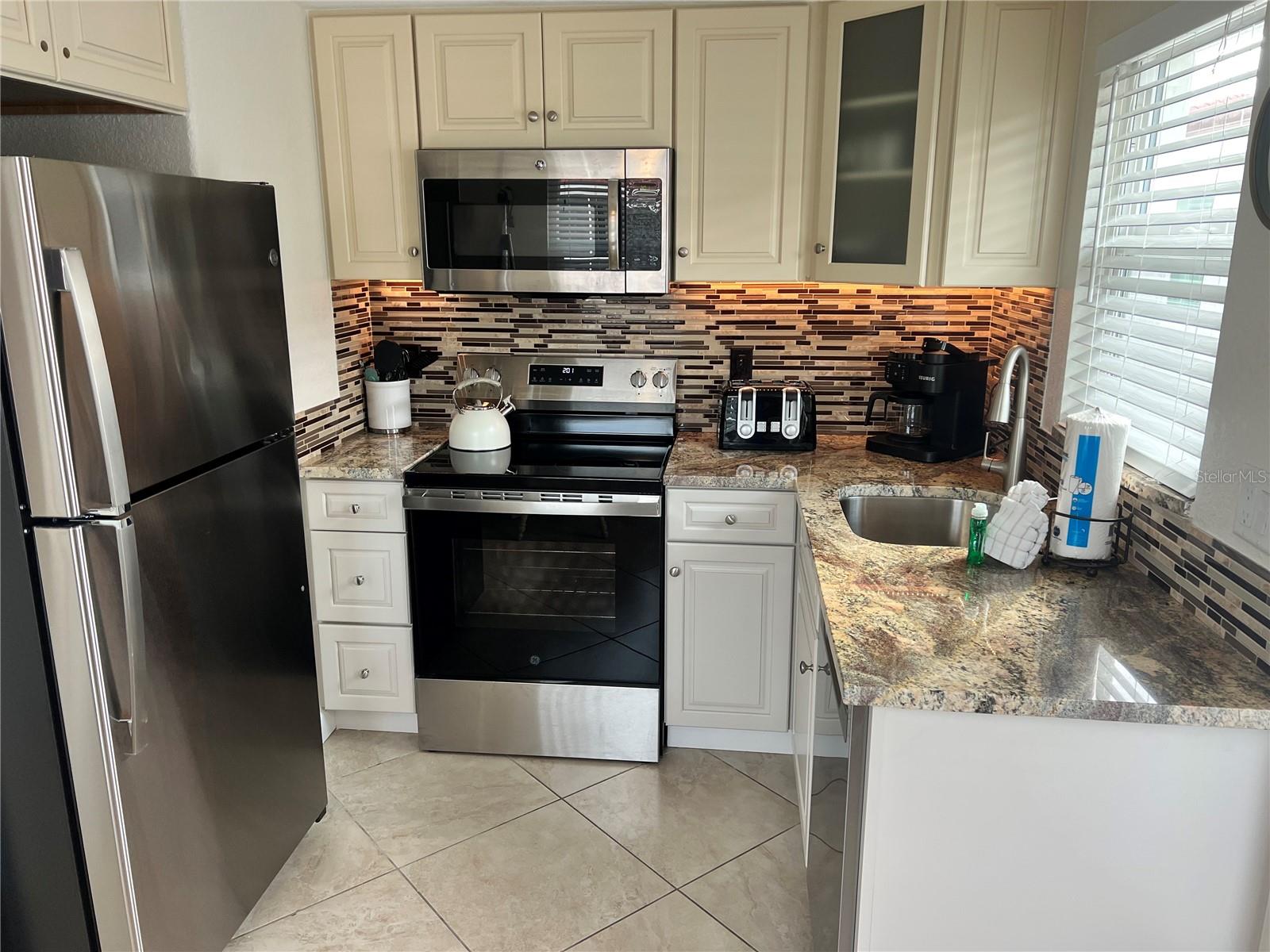 6154 Midnight Pass Rd #b07 Property Photo 3