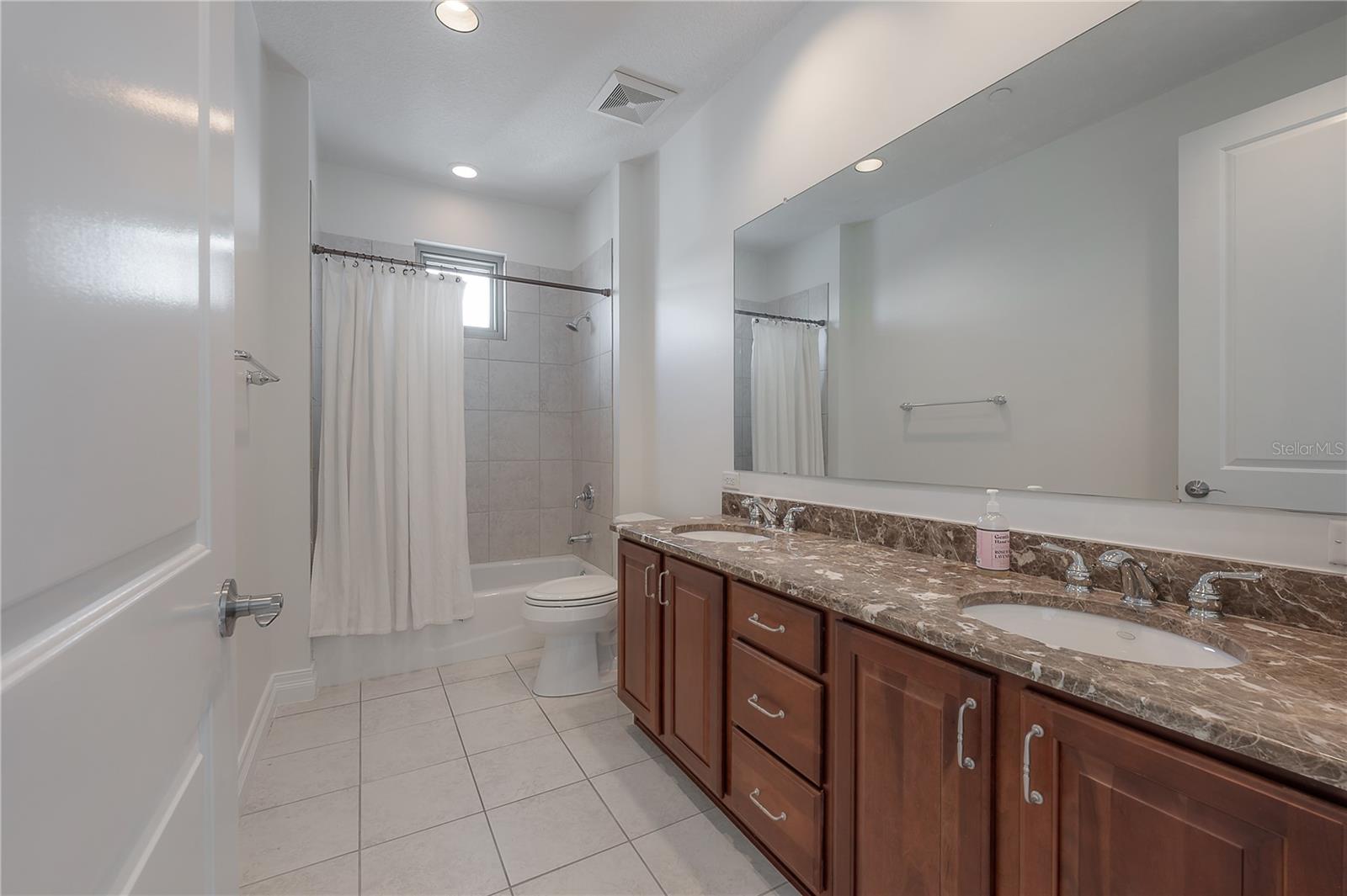 449 S 12th St #2701 Property Photo 20