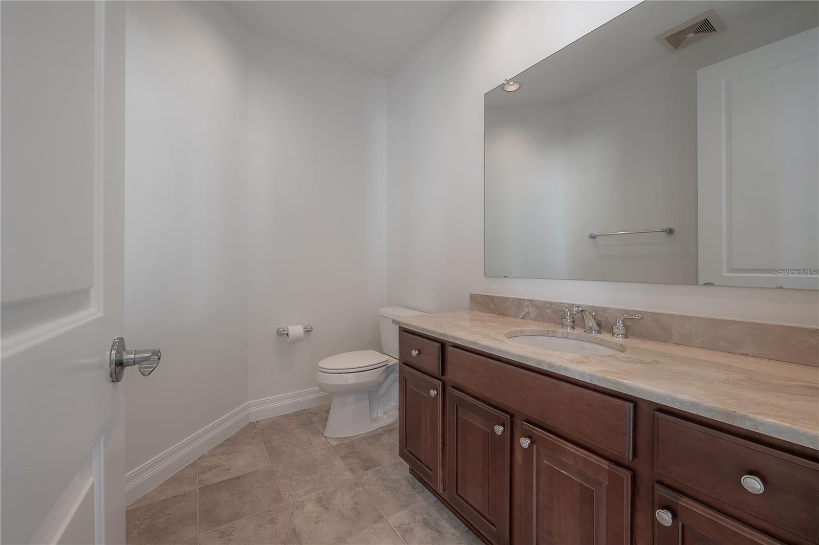 449 S 12th St #2701 Property Photo 27