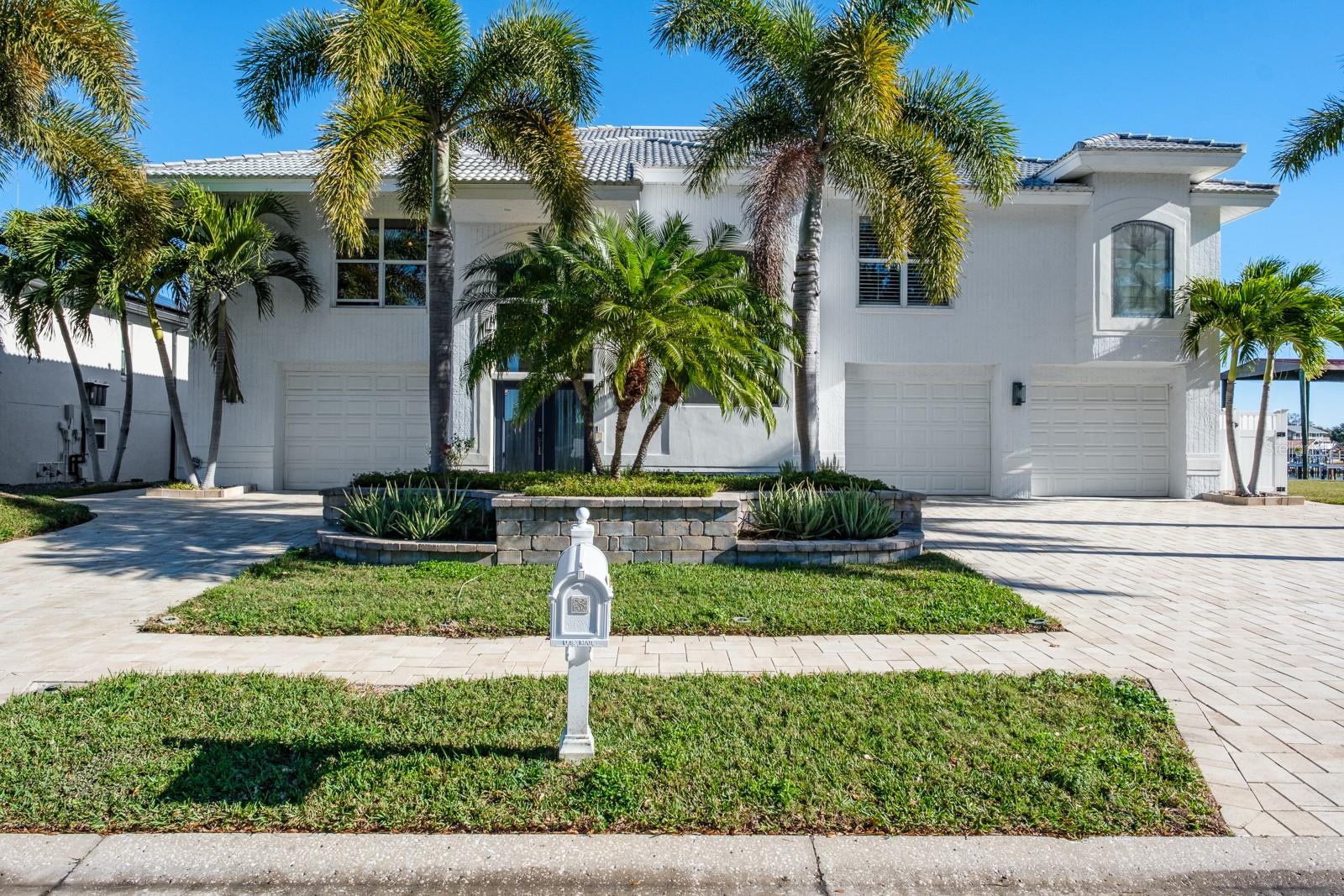 5949 Seabird Dr S Property Photo 1