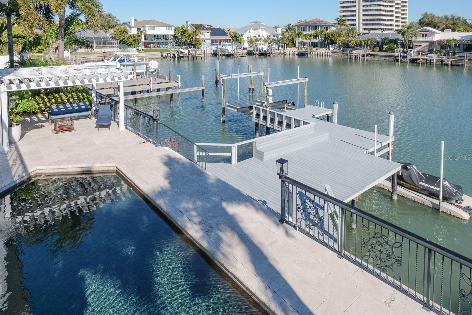 5949 Seabird Dr S Property Photo 2