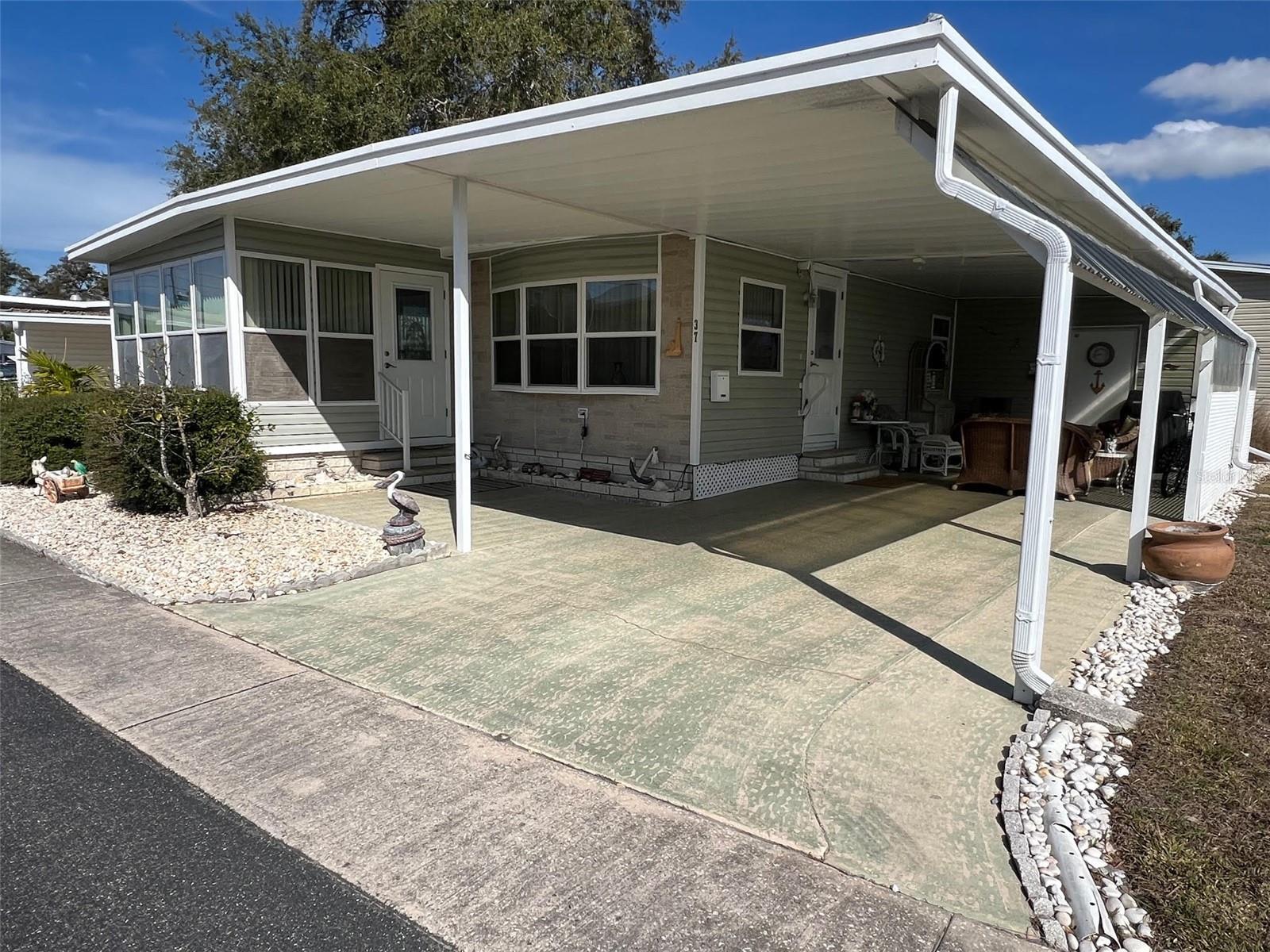 37 PINDO PALM ST W Property Photo 1