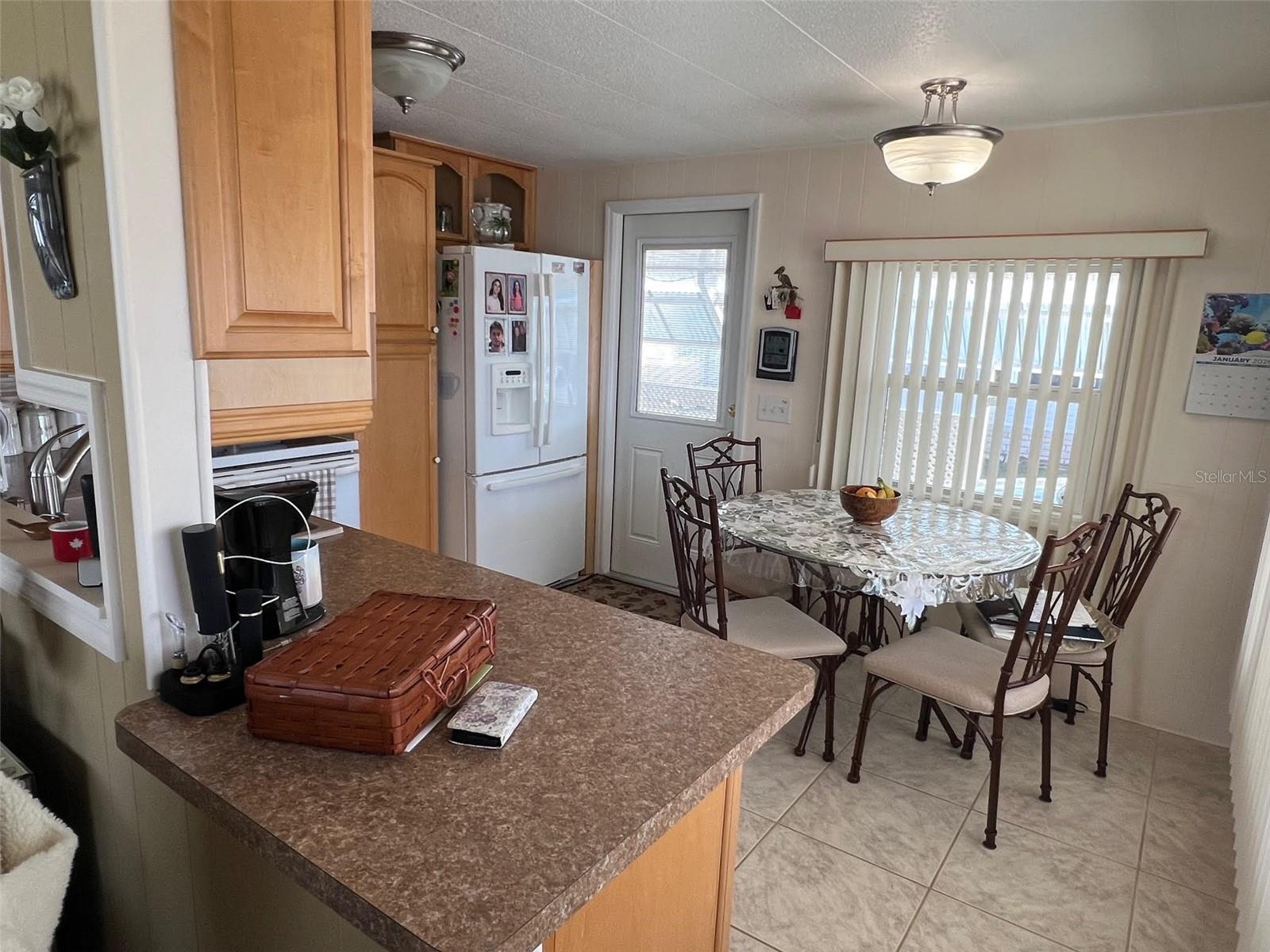 37 Pindo Palm St W Property Photo 4