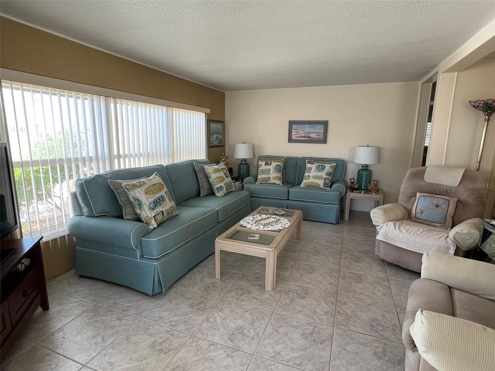 37 Pindo Palm St W Property Photo 9