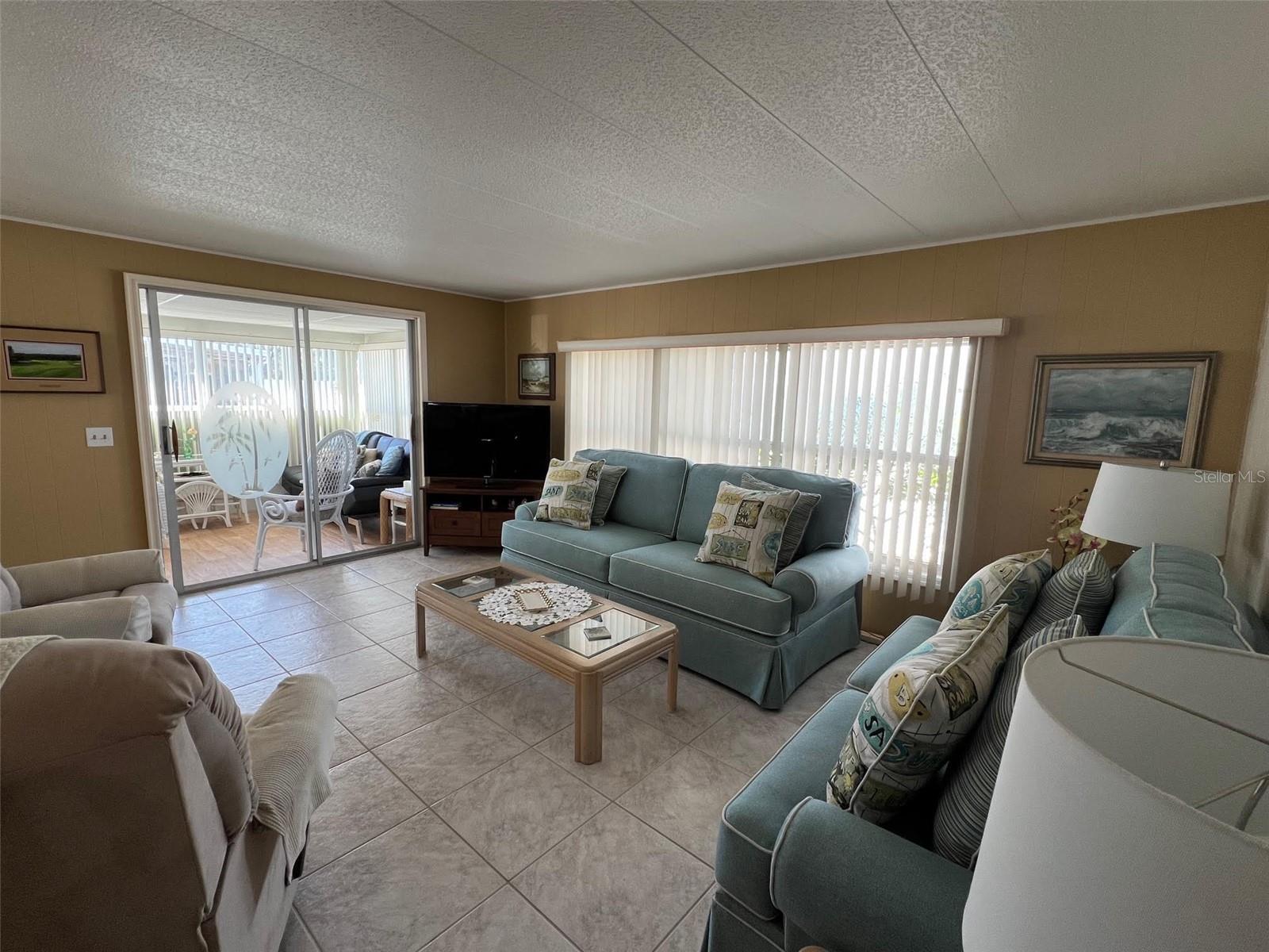 37 Pindo Palm St W Property Photo 10