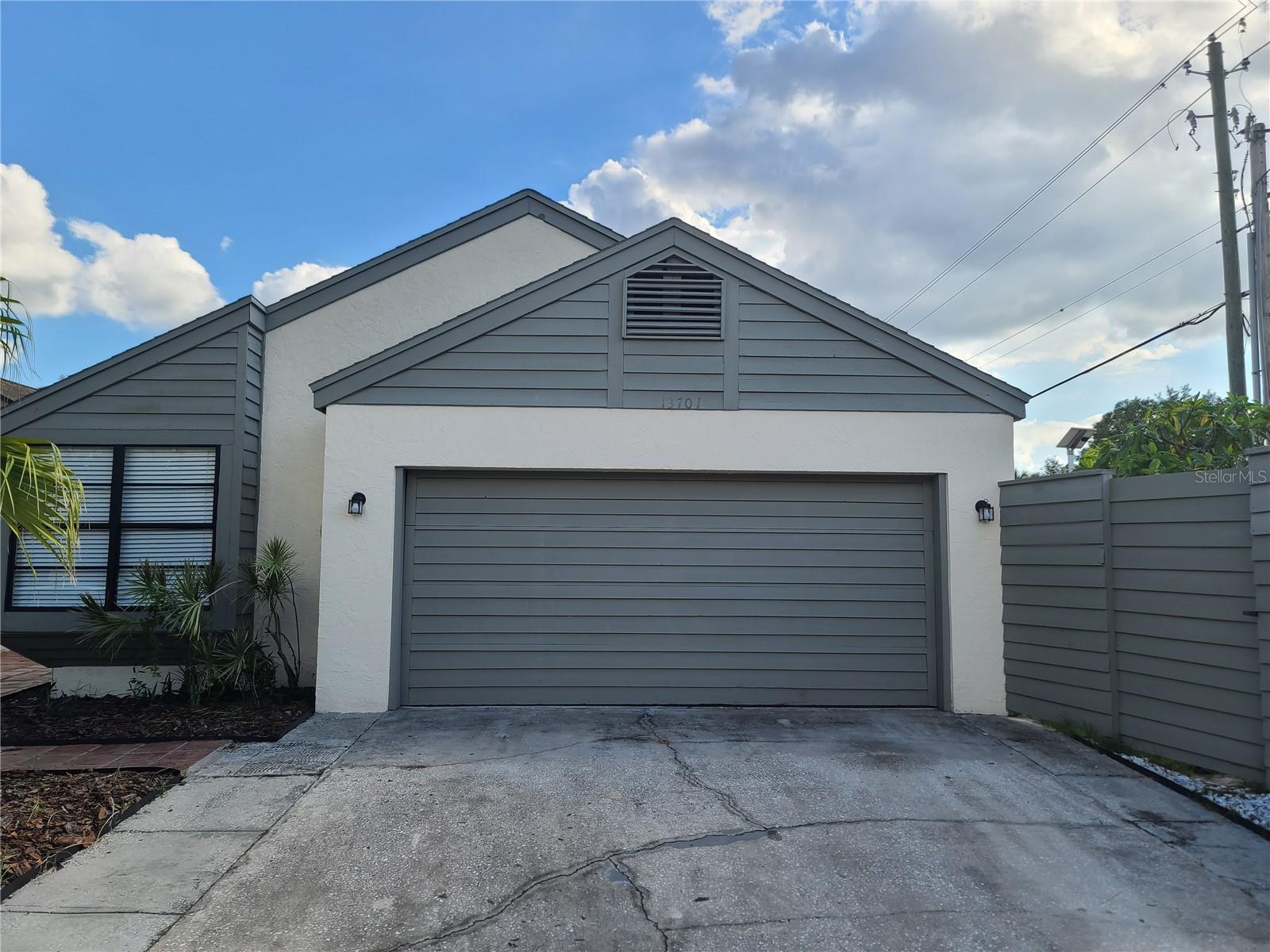 13701 Lazy Oak Dr Property Photo 1