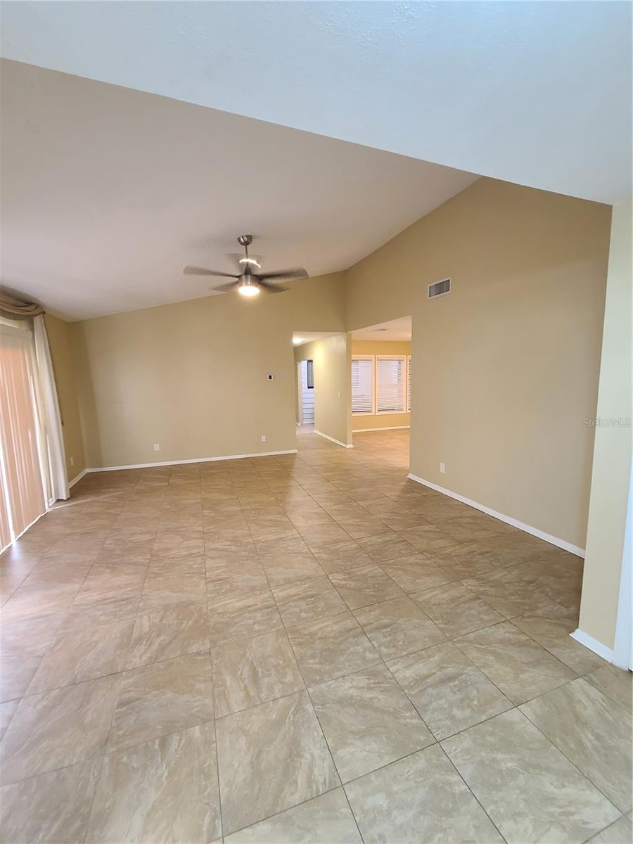 13701 Lazy Oak Dr Property Photo 3