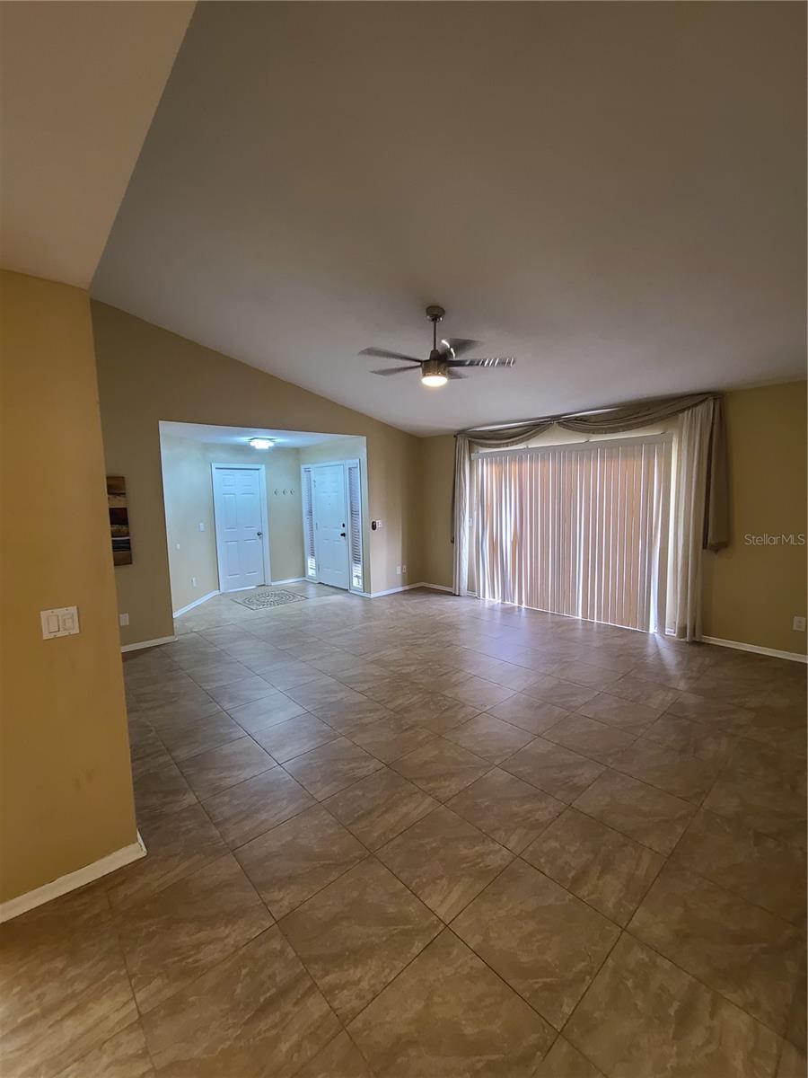 13701 Lazy Oak Dr Property Photo 5