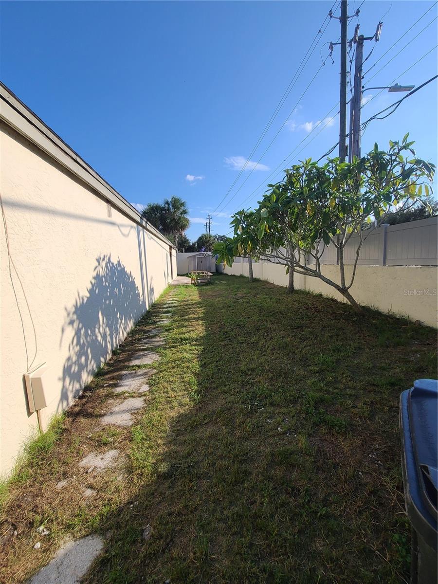 13701 Lazy Oak Dr Property Photo 23