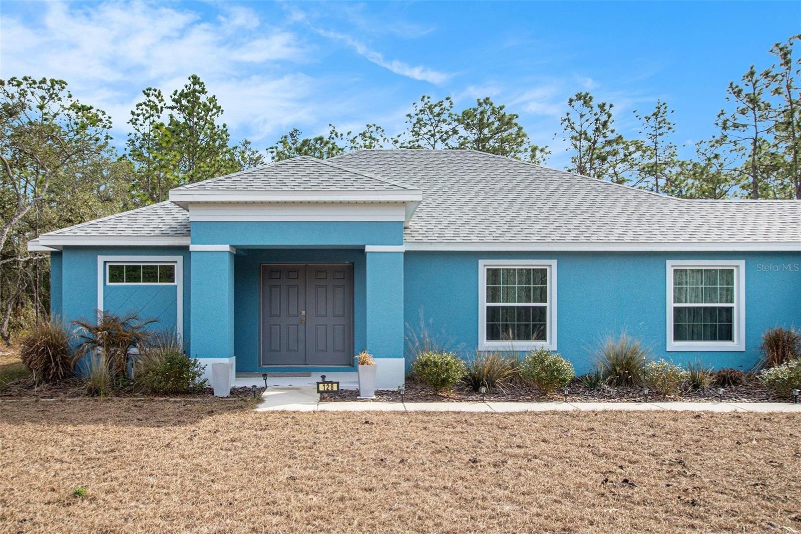 128 Cypress Blvd E Property Photo 2