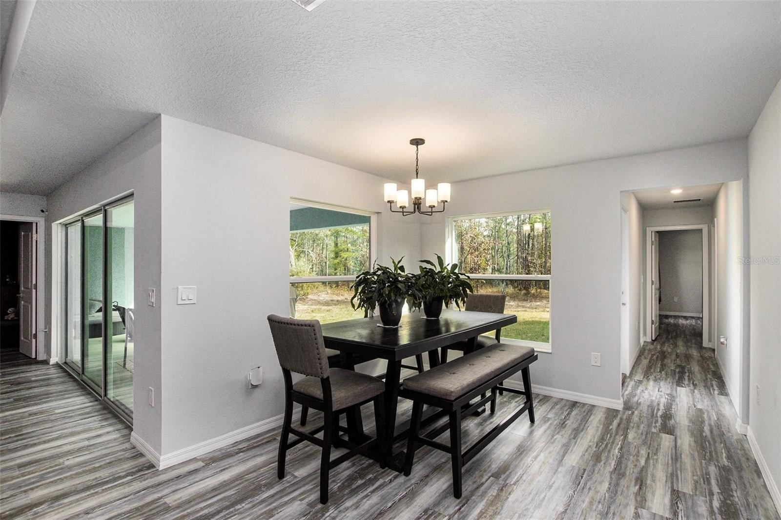 128 Cypress Blvd E Property Photo 5
