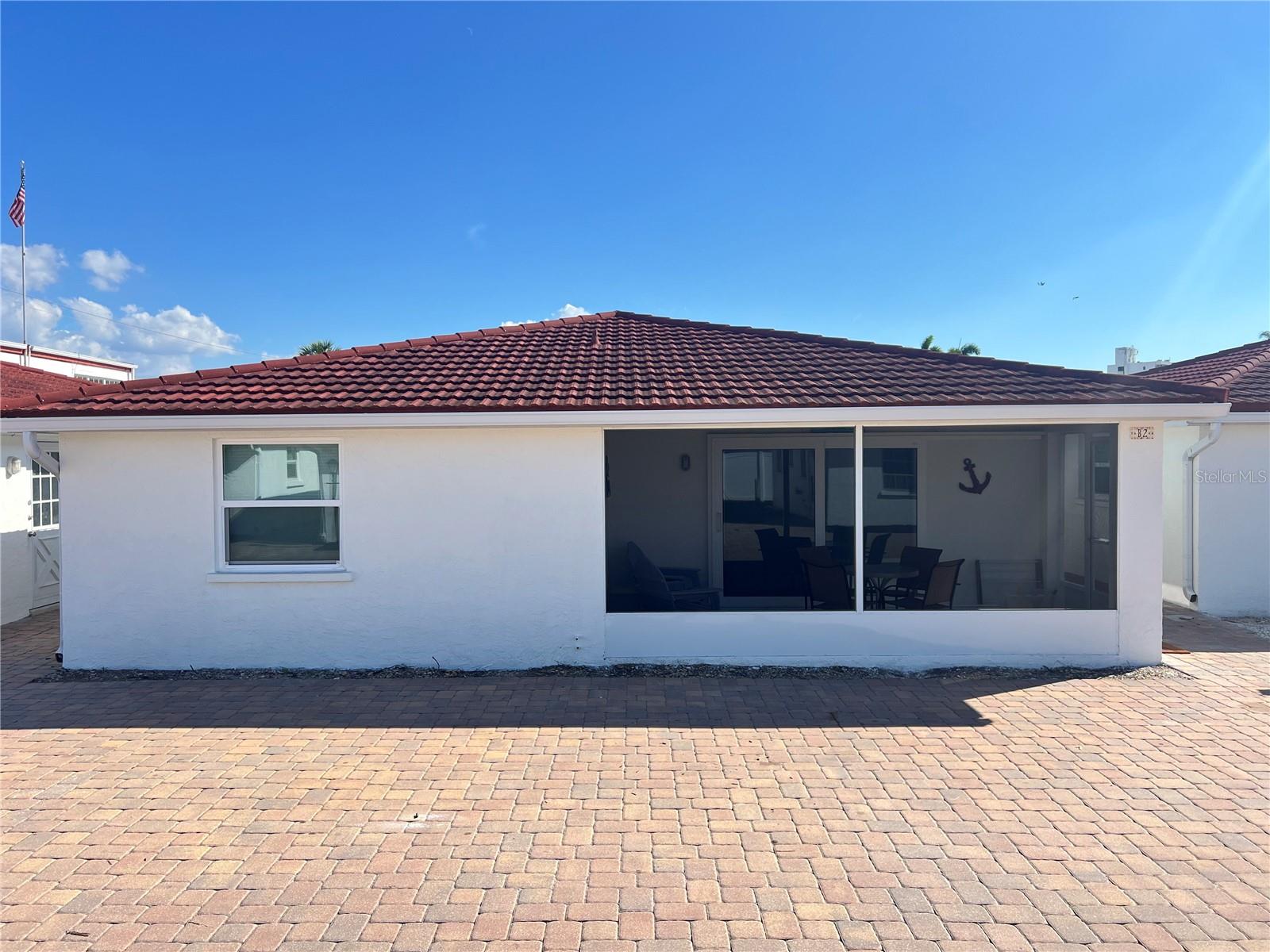 6154 Midnight Pass Rd #b02 Property Photo 1