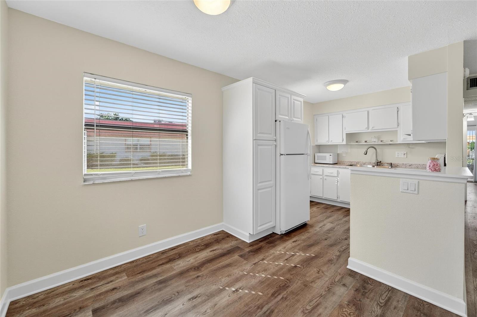 1802 Bedford Ln #12 Property Photo 6