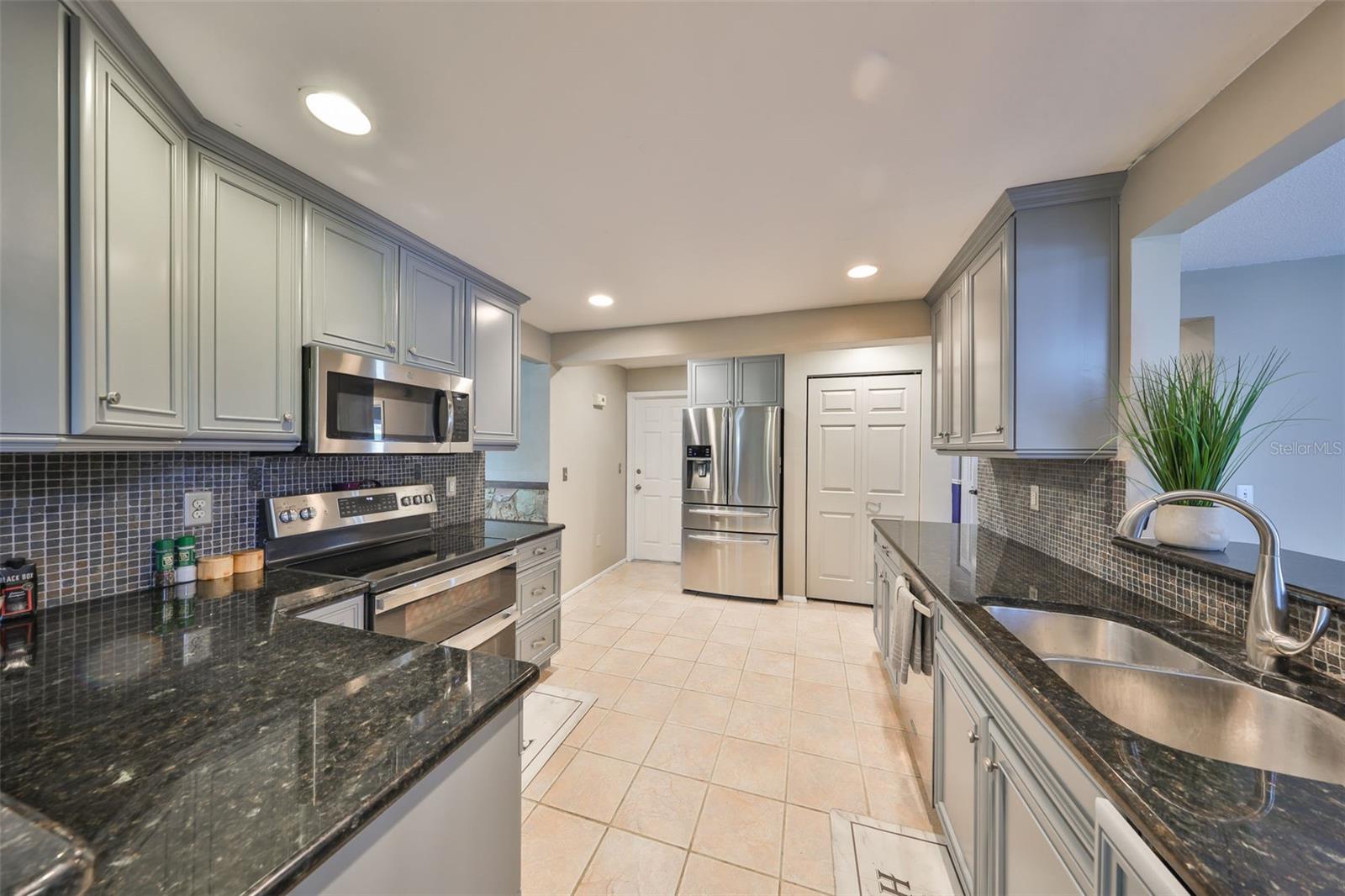 12341 79th Pl Property Photo 8