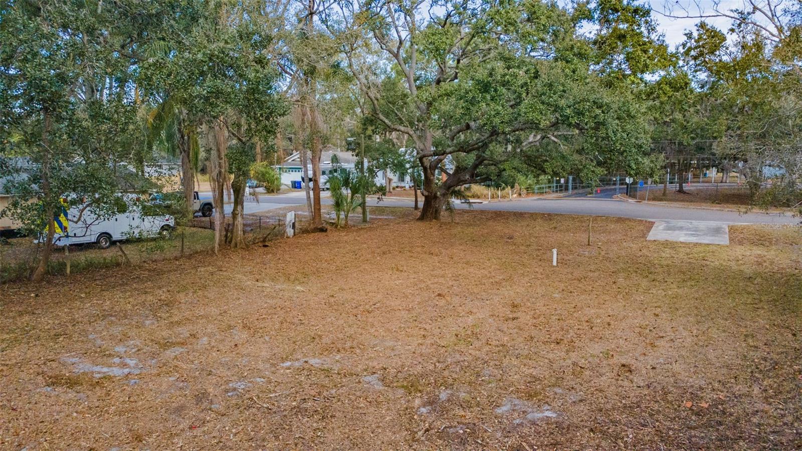 503 Buckingham Ave W Property Photo 7