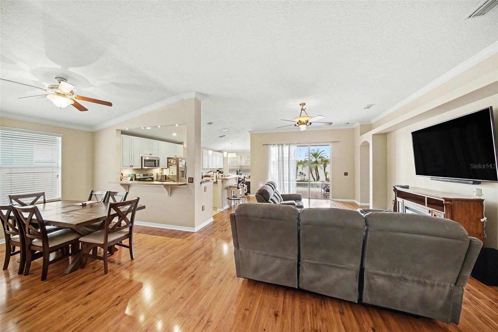 215 Fern Gulley Dr Property Photo 2