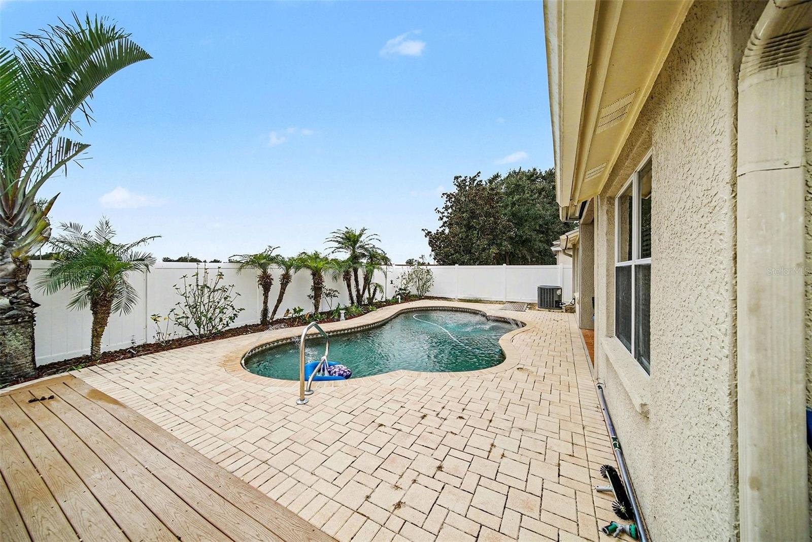 215 Fern Gulley Dr Property Photo 14