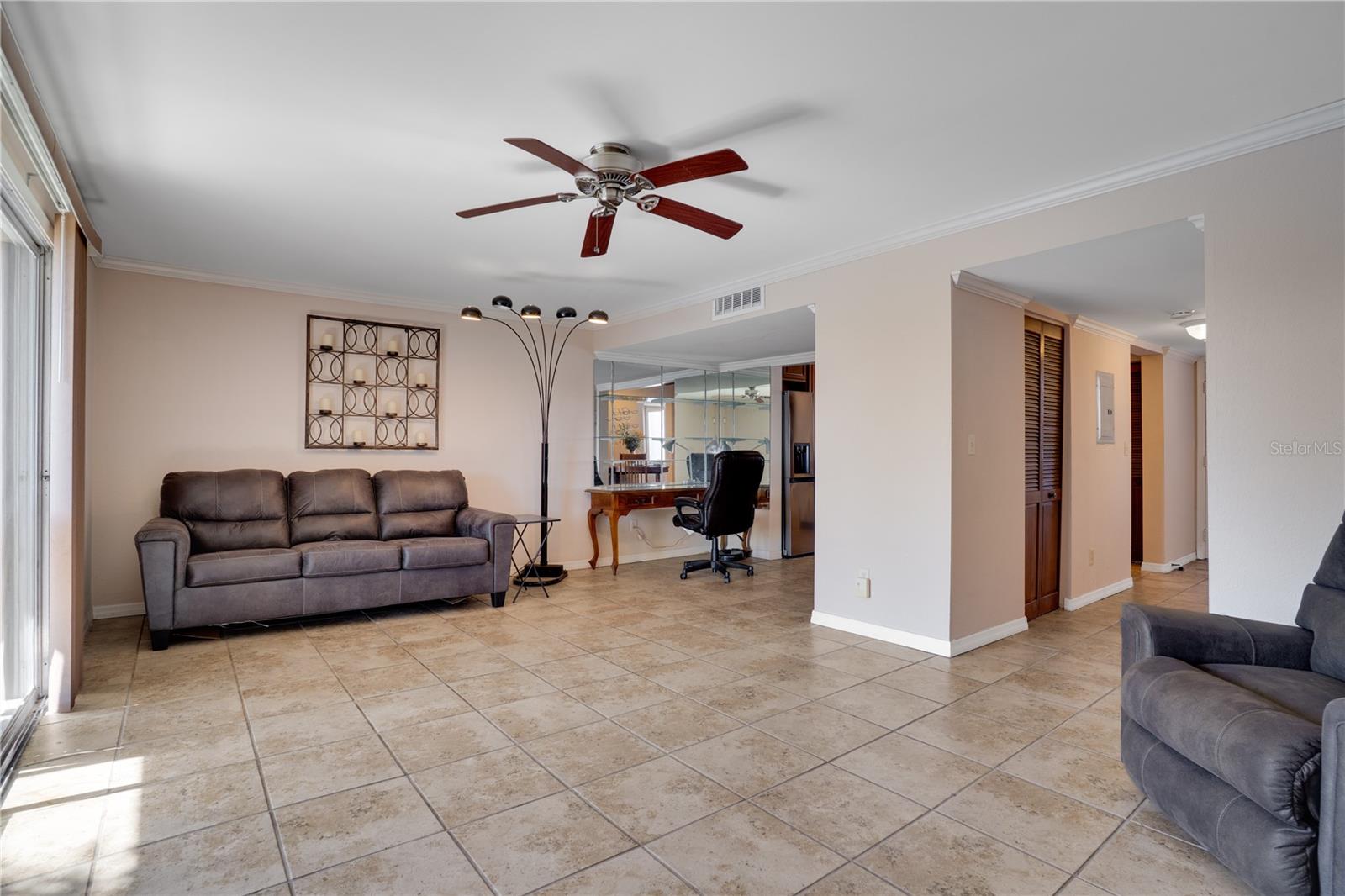 6315 Newtown Cir #15b3 Property Photo 7