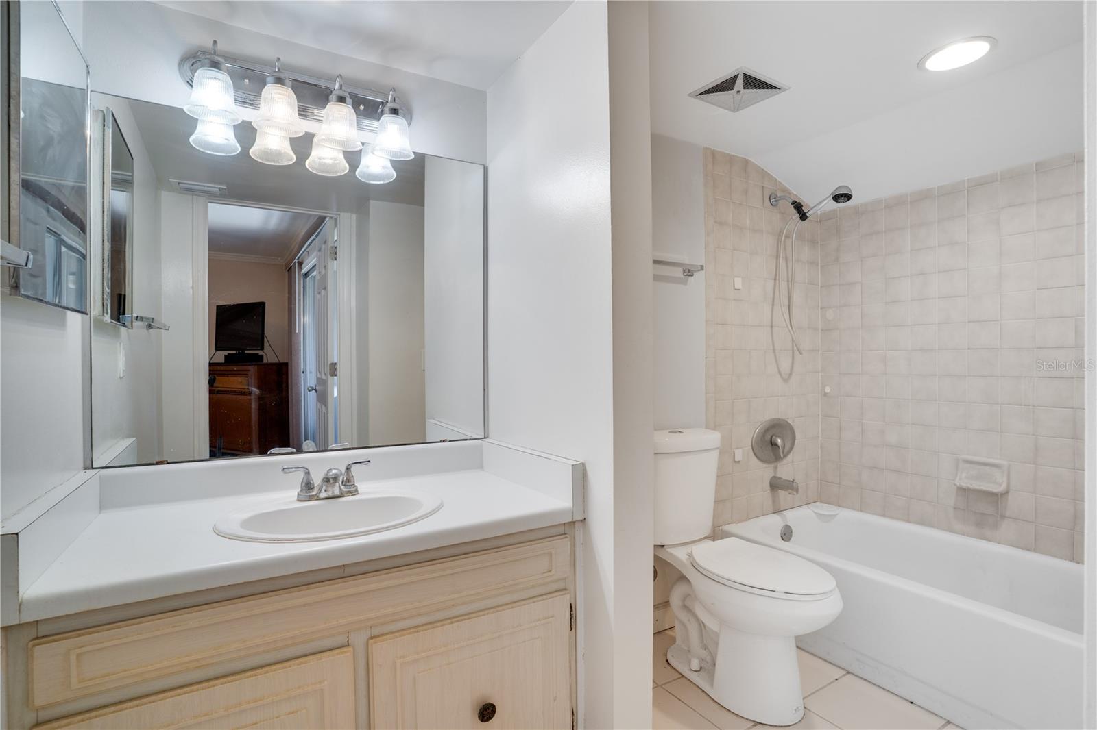 6315 Newtown Cir #15b3 Property Photo 19