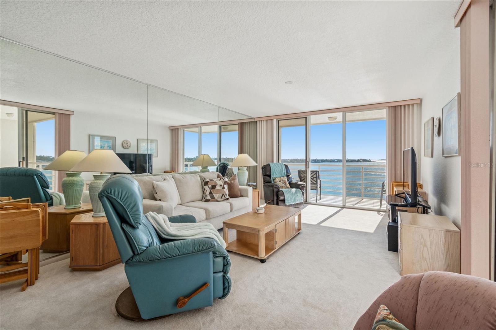 6105 Bahia Del Mar Cir #686 Property Photo 4