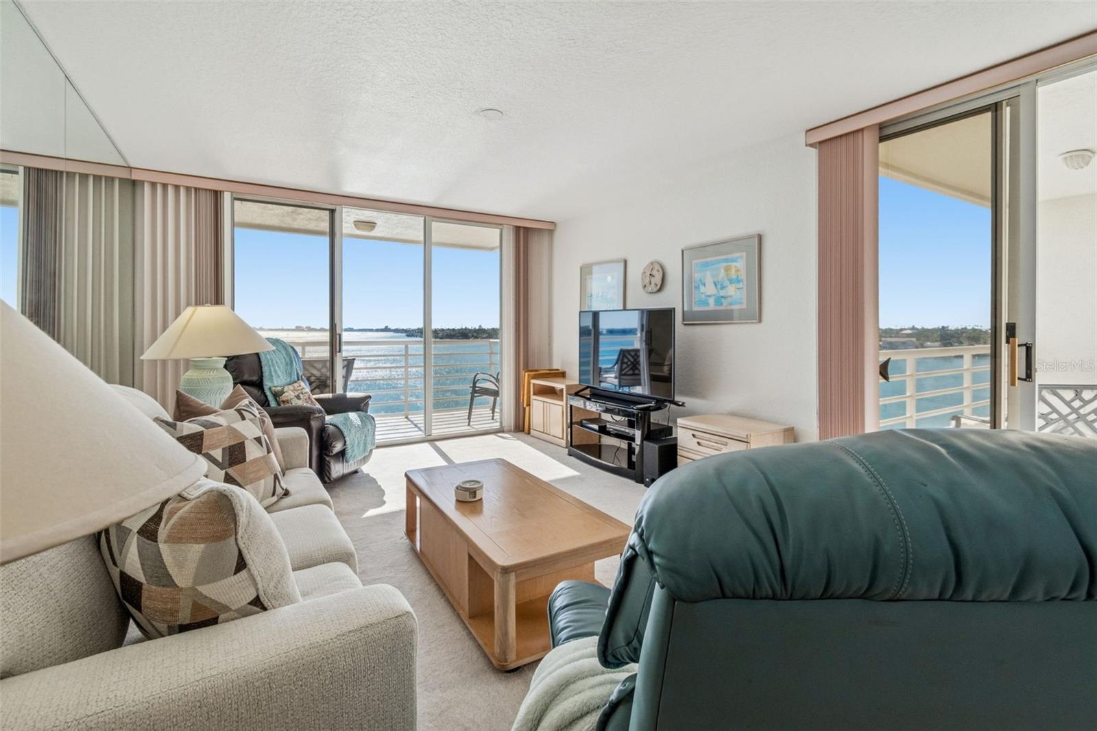 6105 Bahia Del Mar Cir #686 Property Photo 5