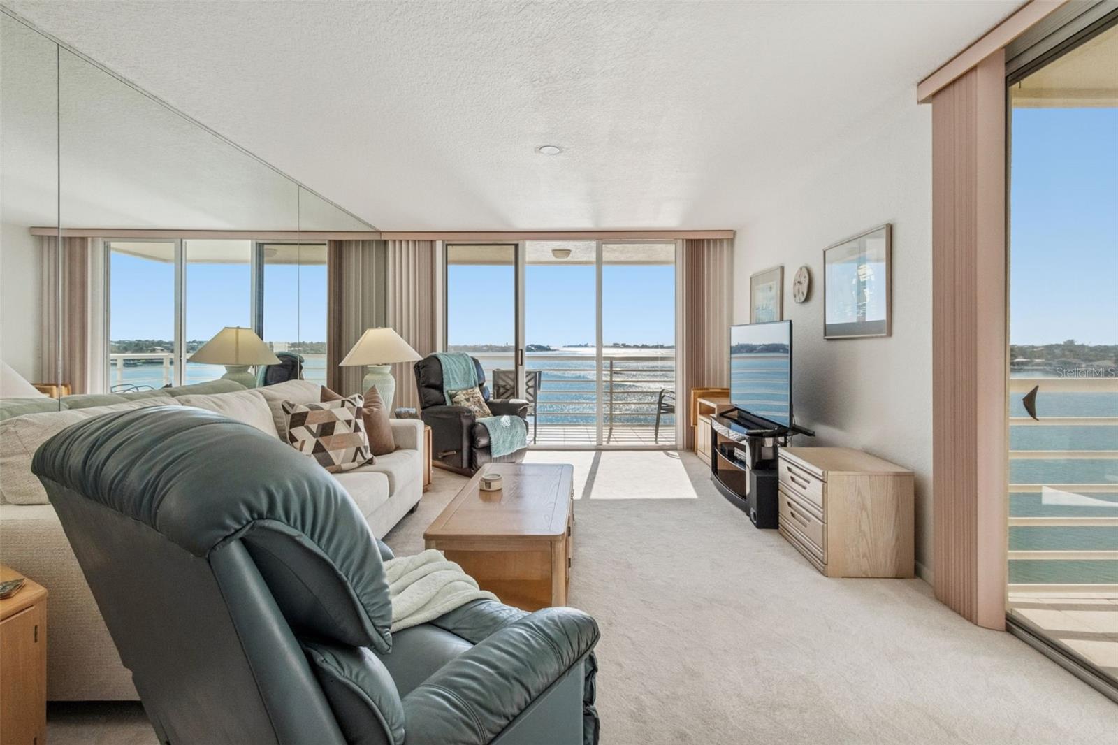 6105 Bahia Del Mar Cir #686 Property Photo 10