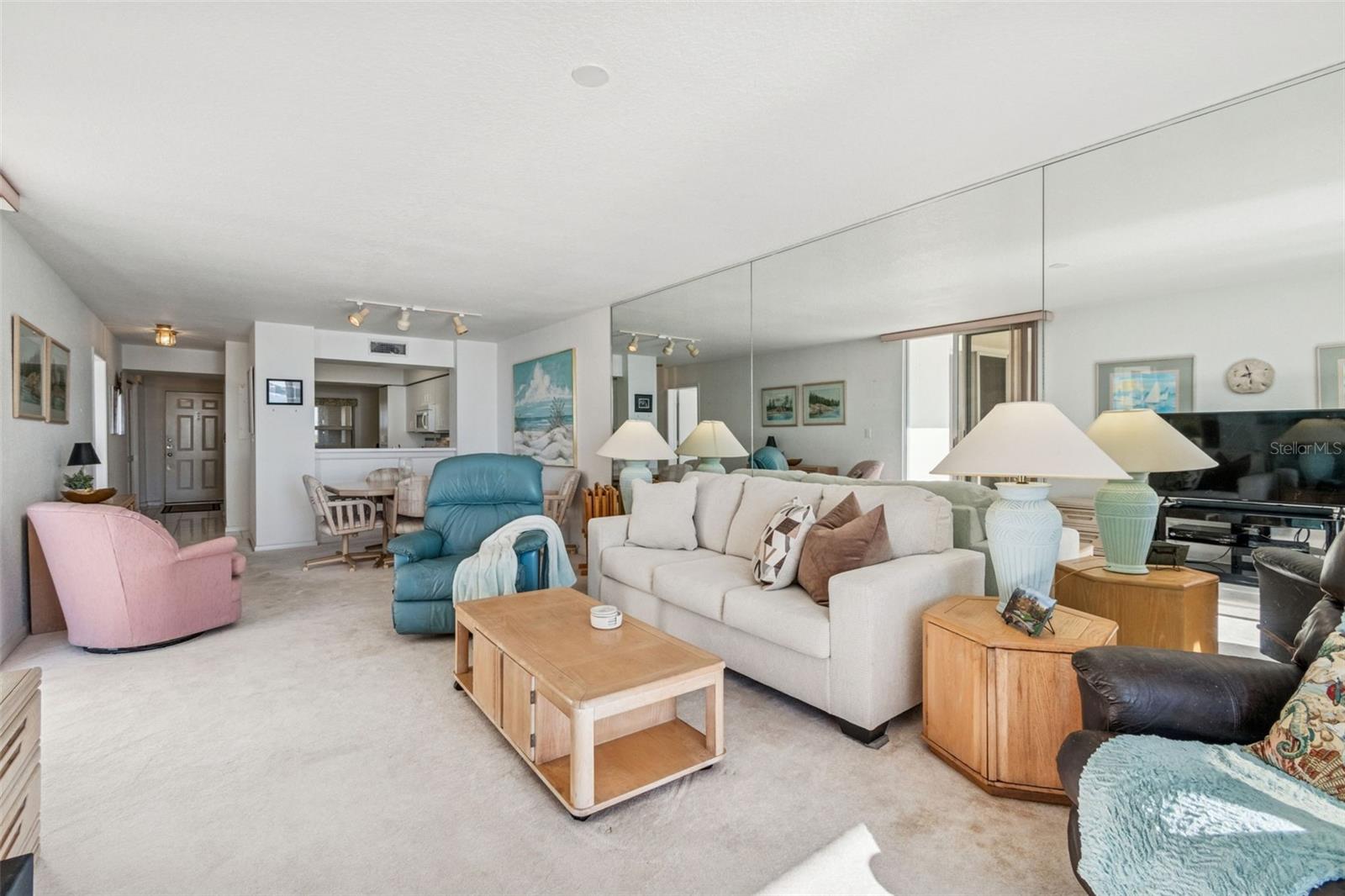 6105 Bahia Del Mar Cir #686 Property Photo 11