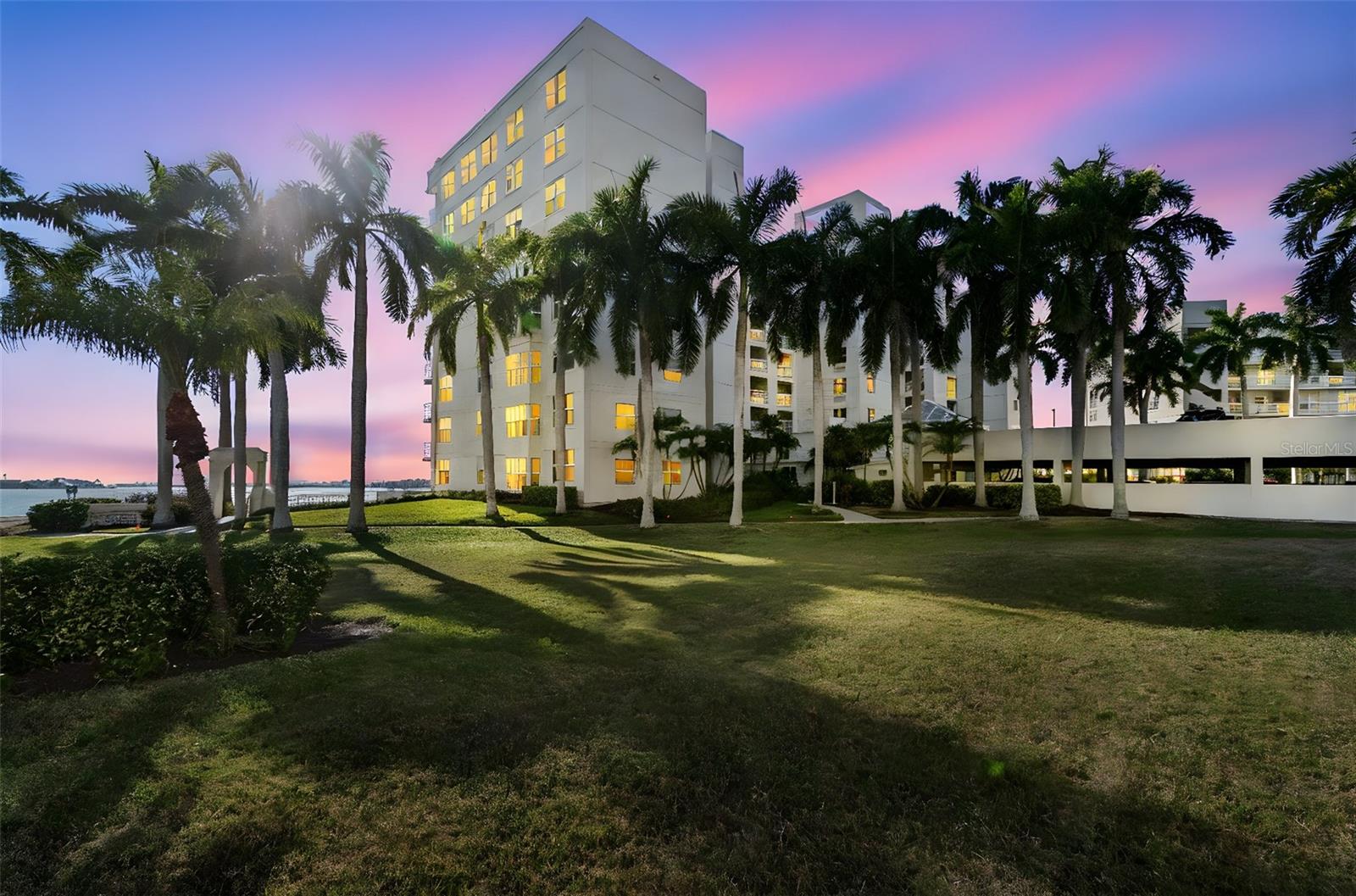 6105 Bahia Del Mar Cir #686 Property Photo 28