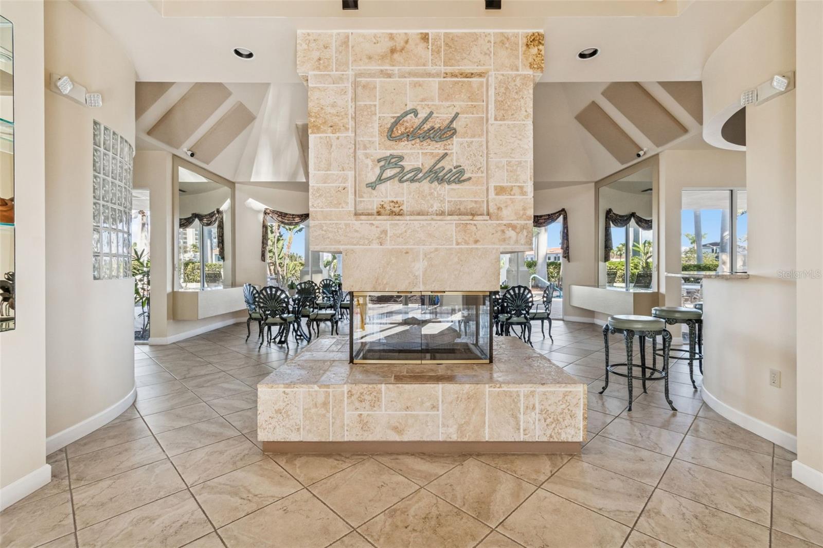 6105 Bahia Del Mar Cir #686 Property Photo 30