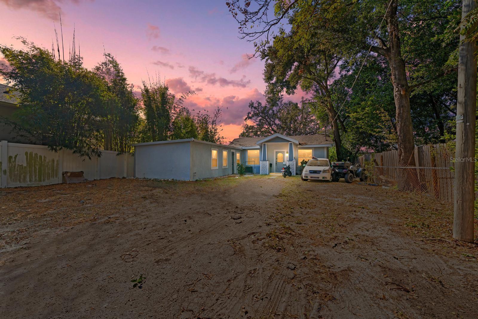 4204 N MARGUERITE ST Property Photo 1