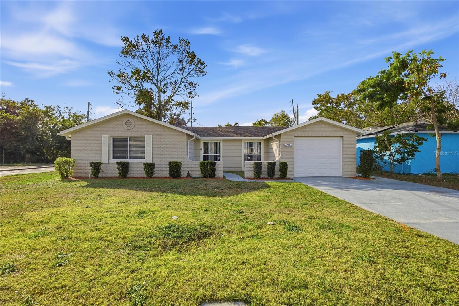 6204 Westport Dr Property Photo 1
