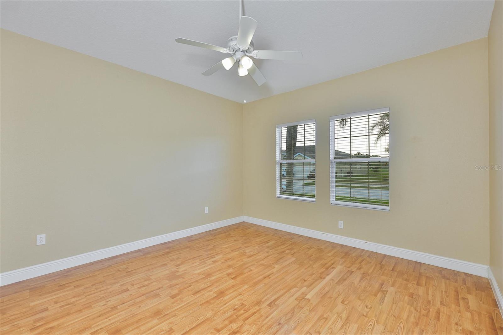 11813 Stonewood Gate Dr Property Photo 4