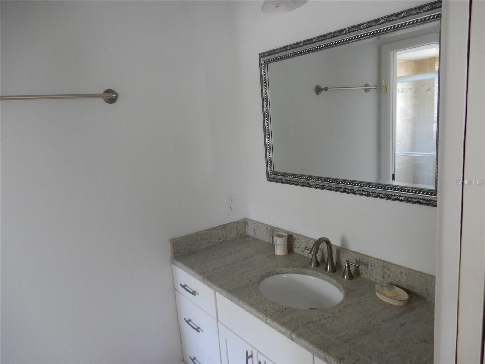 853 2nd Ave S Property Photo 8