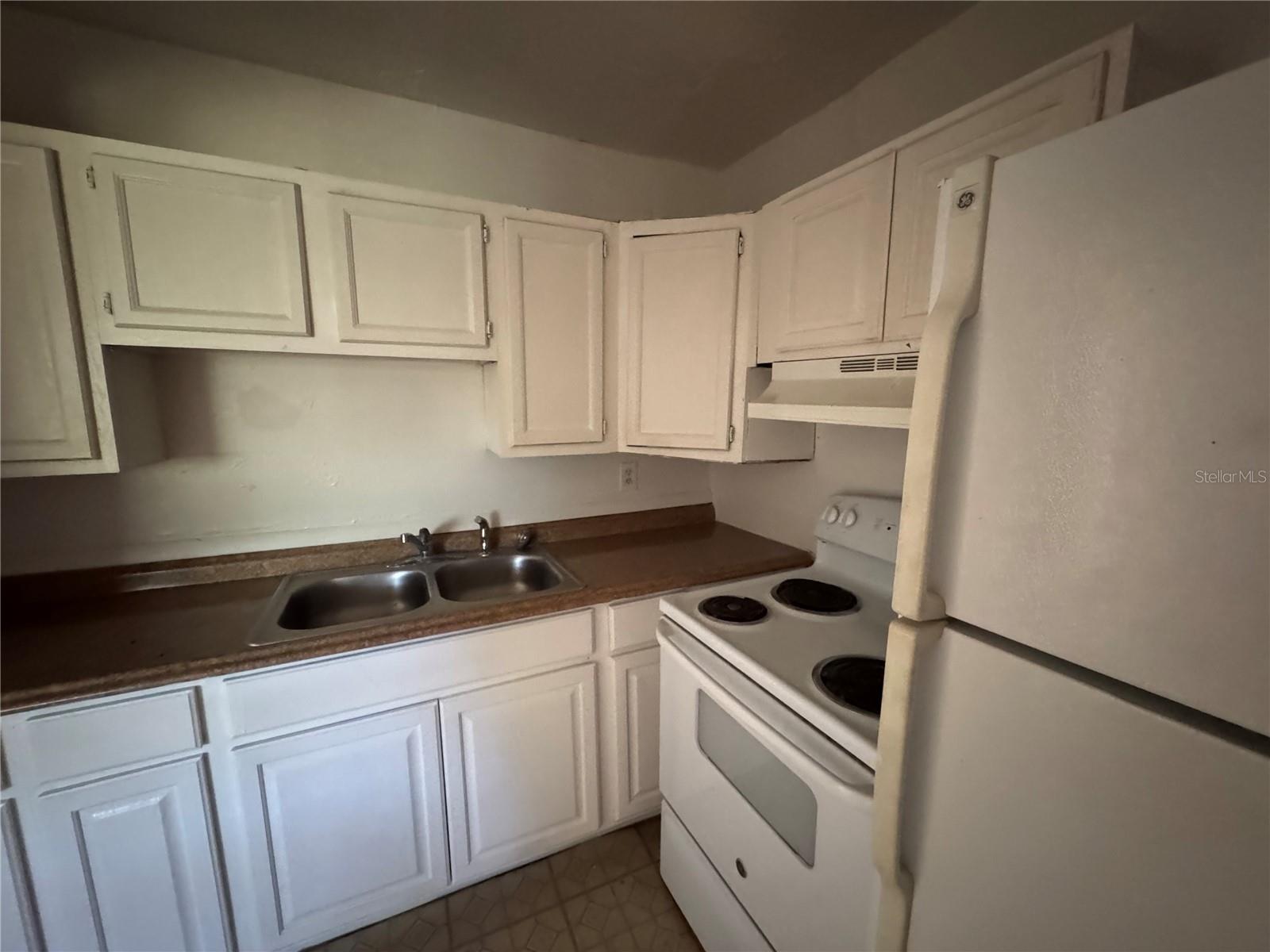1131 Phelps St Property Photo 2