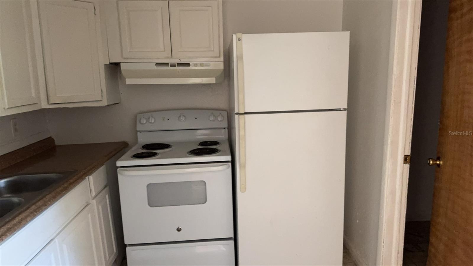 1131 Phelps St Property Photo 3