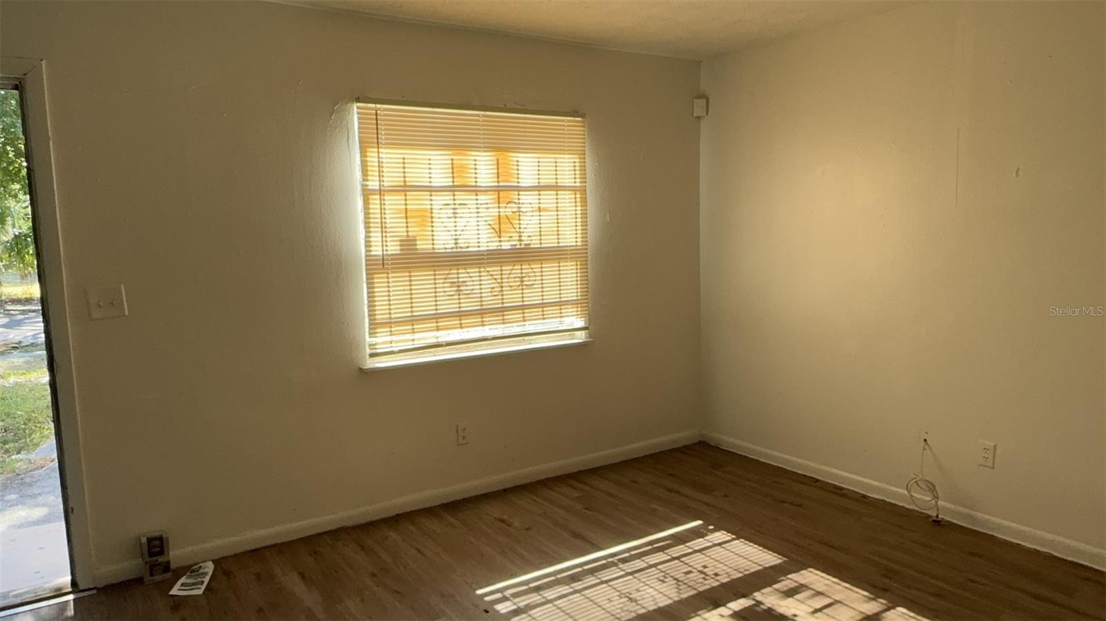 1131 Phelps St Property Photo 5